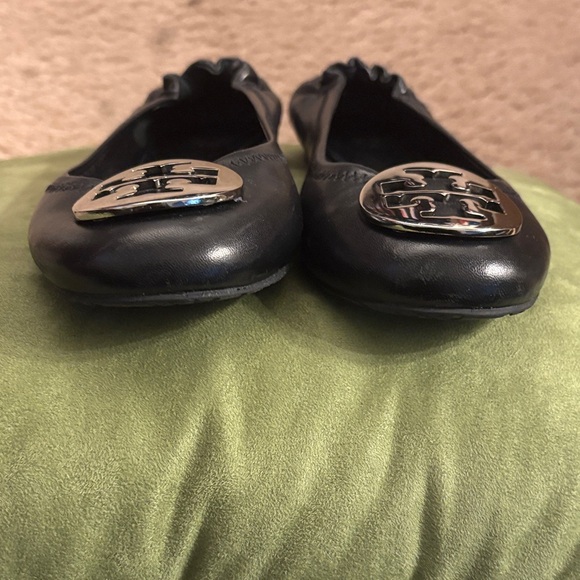 Tory Burch Black Leather Flats with Silver Emblem - Picture 5 of 9